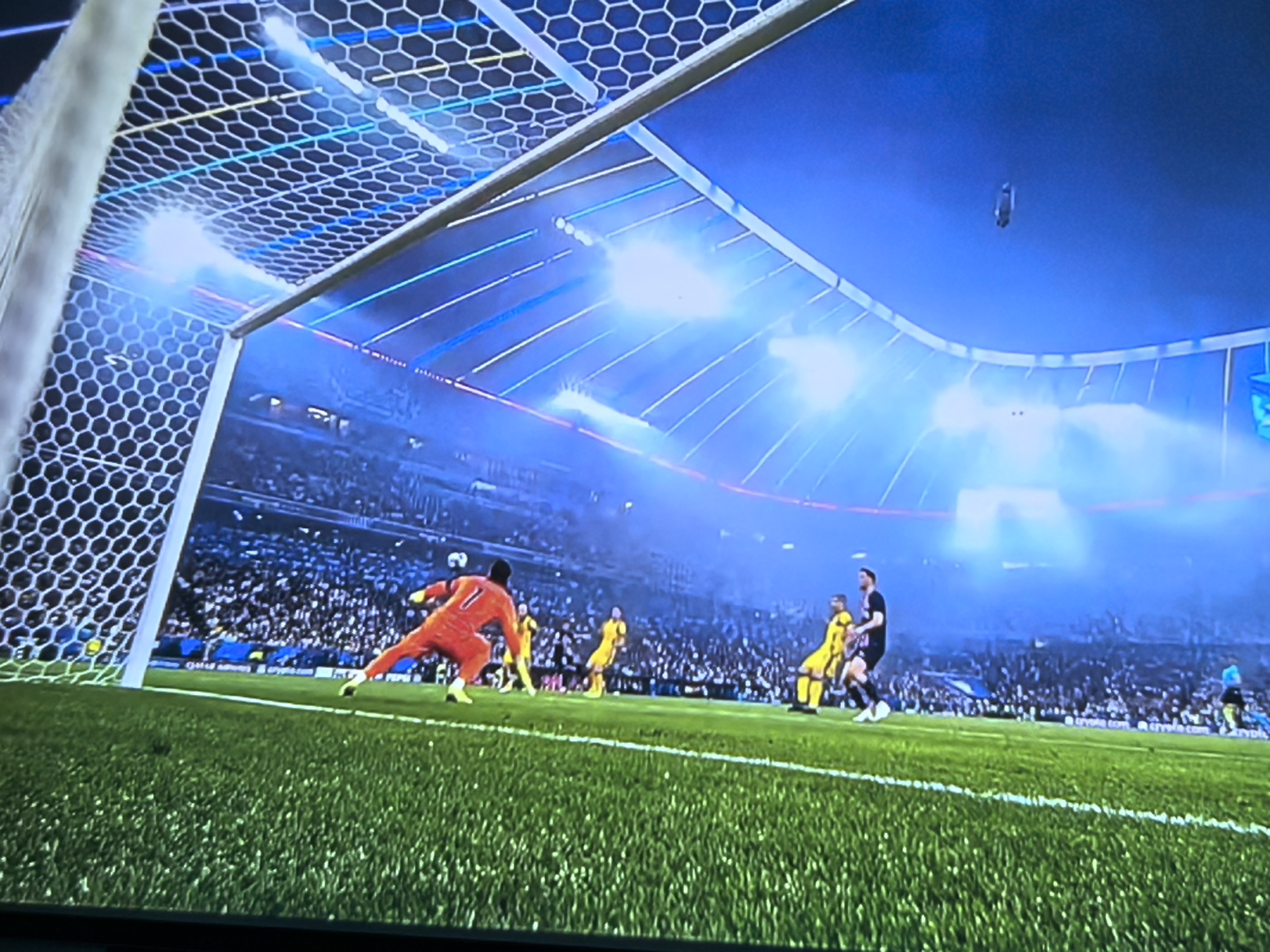 爱游戏-关于冲刺阶段德甲传出新动向；巴黎圣日耳曼手感冰凉；管理层表态——引发热议；高层口径保持一致的信息