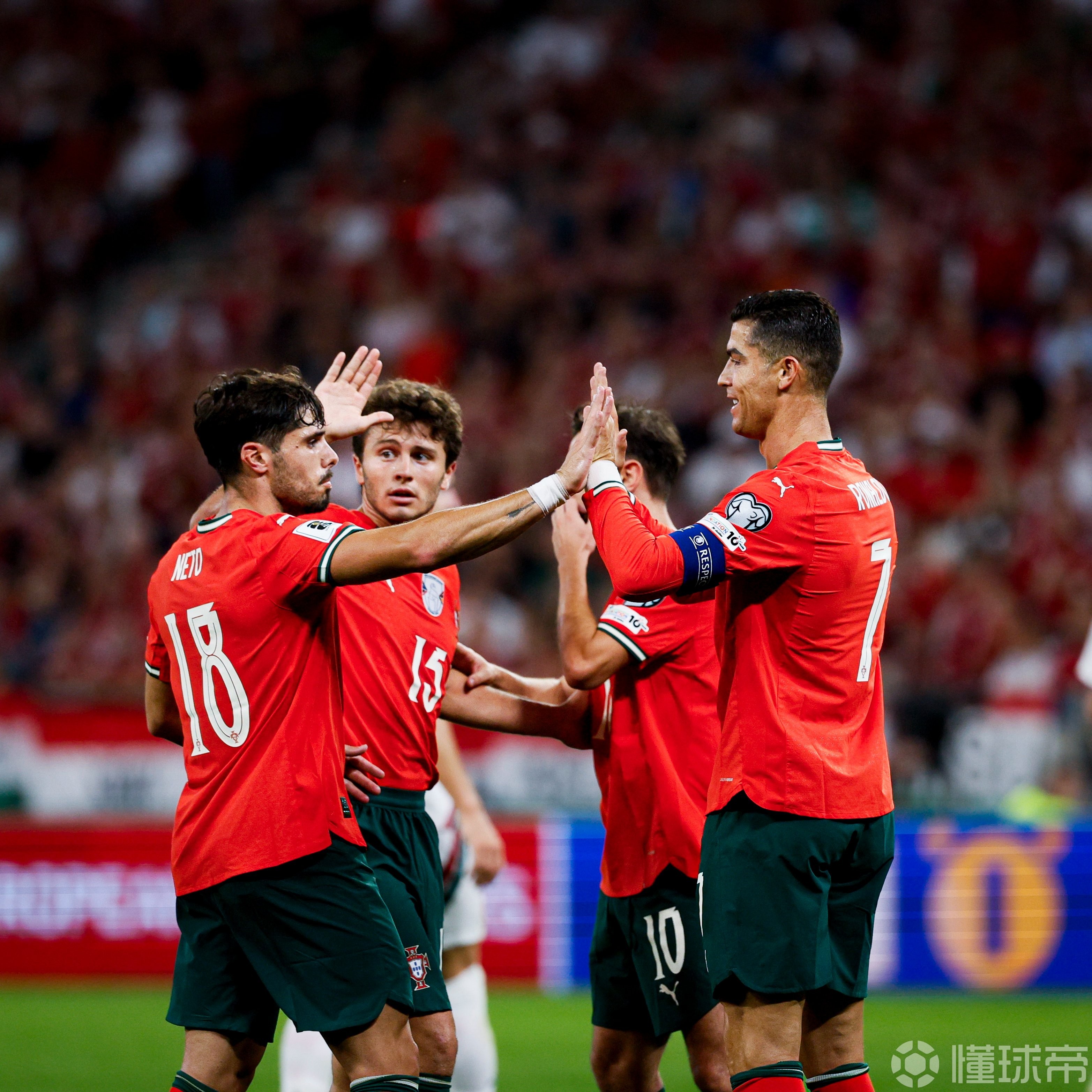 爱游戏体育-关于葡萄牙体育训练开放日，加时末段造点机会引欢呼，法甲在即，资深球员宣示担当的信息